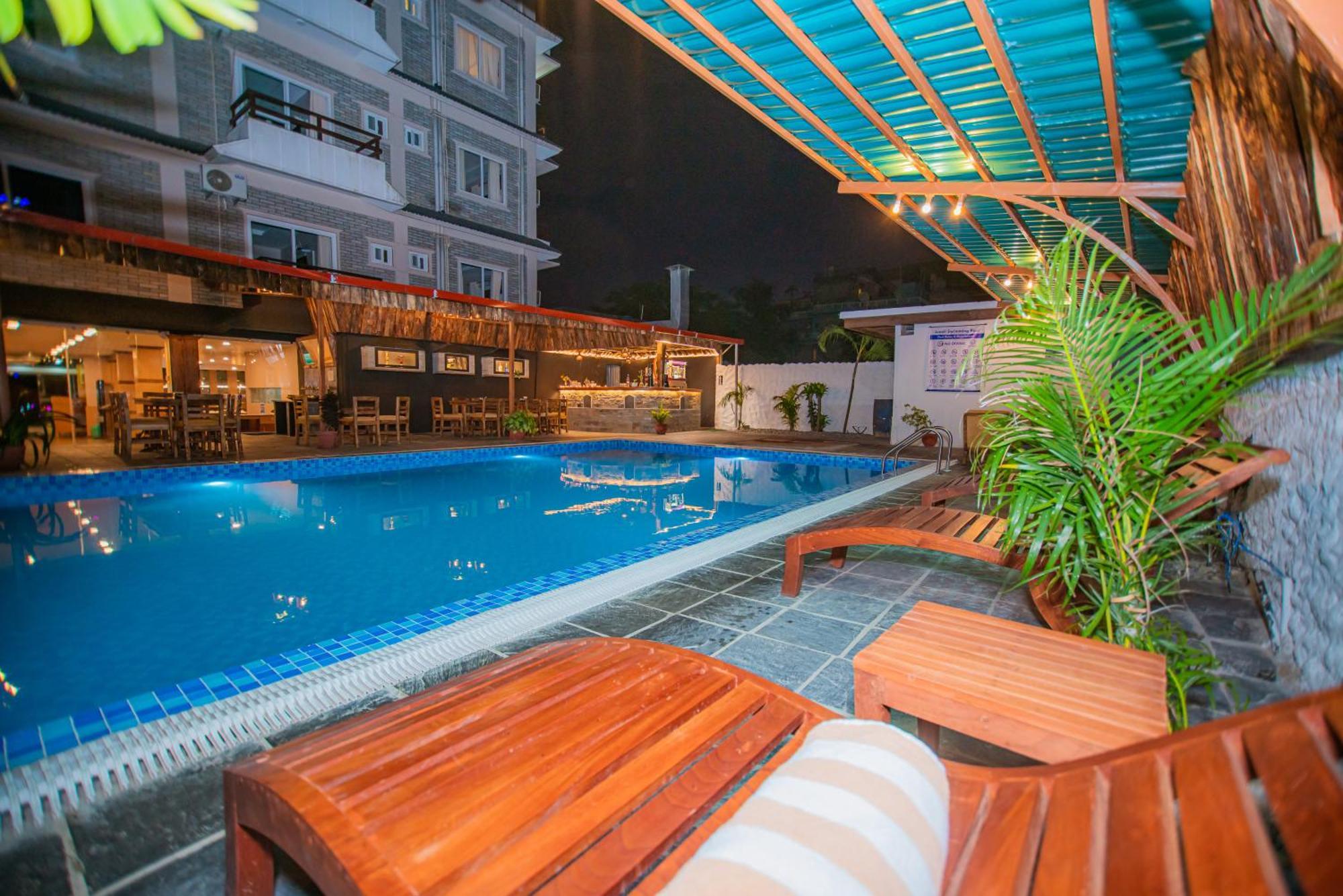 Majheri Resort And Spa Pokhara Exterior foto