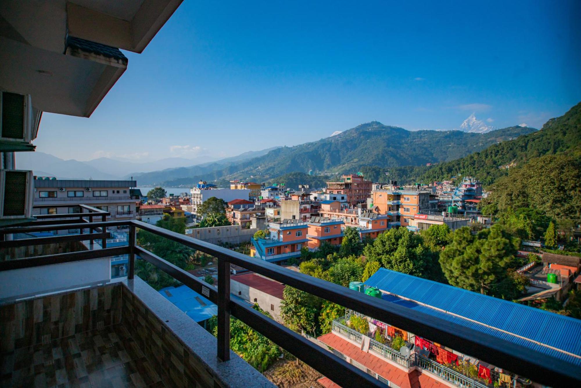 Majheri Resort And Spa Pokhara Exterior foto